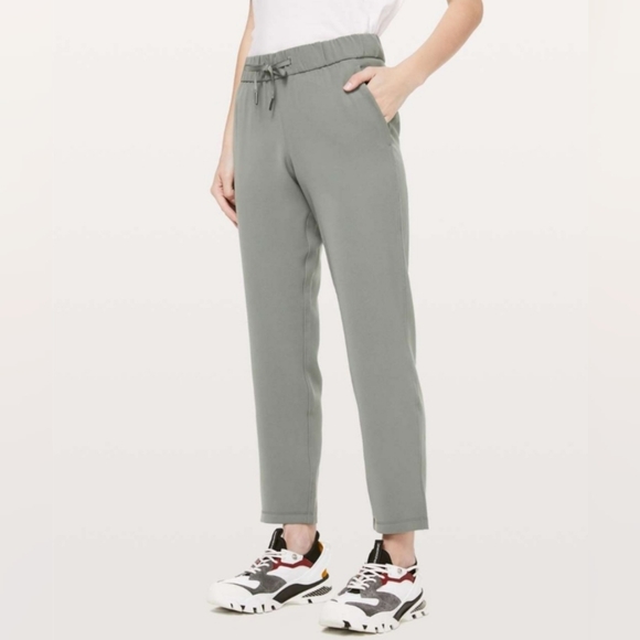 Lululemon On the Fly 7/8 Pant *WovenGrey Sage size 10 - Picture 2 of 12